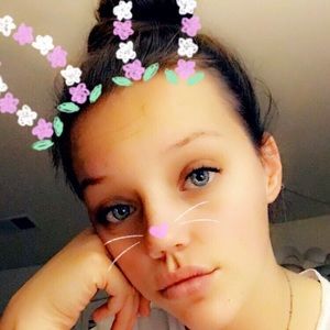 Meet your Posher, Camille